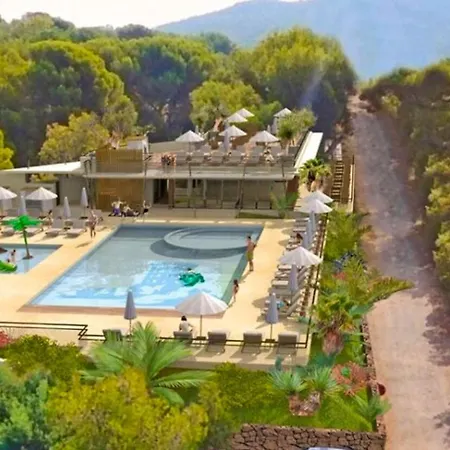 Bungalow De 2 Chambres A Raphael A 50 M De La Plage Avec Vue Sur La Mer Piscine Partagee Et Jardin Clos Hébergement de vacances Saint-Raphaël